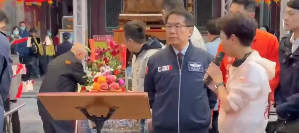 El mismo presidente atendió al señor para ayudarlo ante el accidente que tuvo / Especial