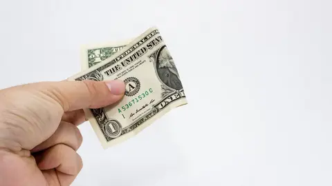Es buen momento para comprar dólares o cambiar, según tus intereses / FREEPIK