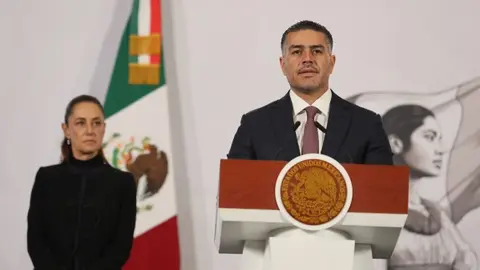 La imagen de Harfuch ya forma parte de fenómenos virales en redes./ AP