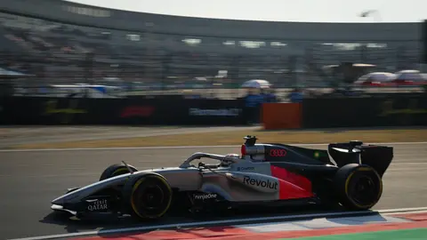 Nico Hulkenberg, conduce su coche durante la sesión de clasificación previa al Gran Premio de China | AP
