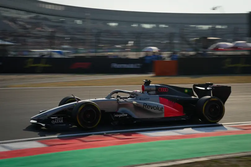 Nico Hulkenberg, conduce su coche durante la sesión de clasificación previa al Gran Premio de China | AP