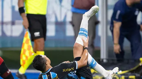 El tobillo de Marlon de Gremio quedó volteado de forma antinatural | GROSBY