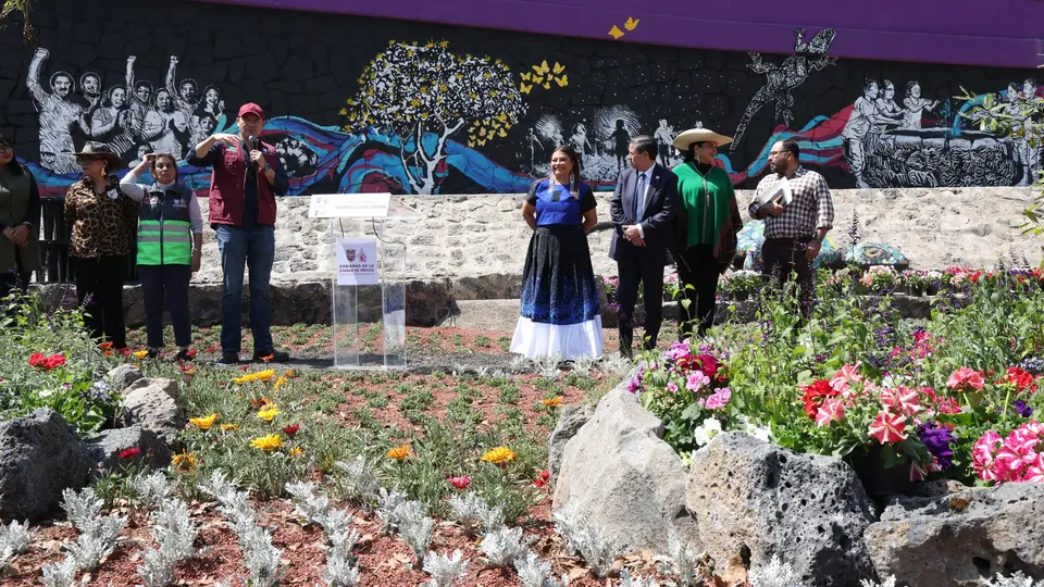 Clara Brugada inauguró el jardín de lluvia “Coapan”, ubicado en las inmediaciones del Estadio Azteca. / Gob CDMX