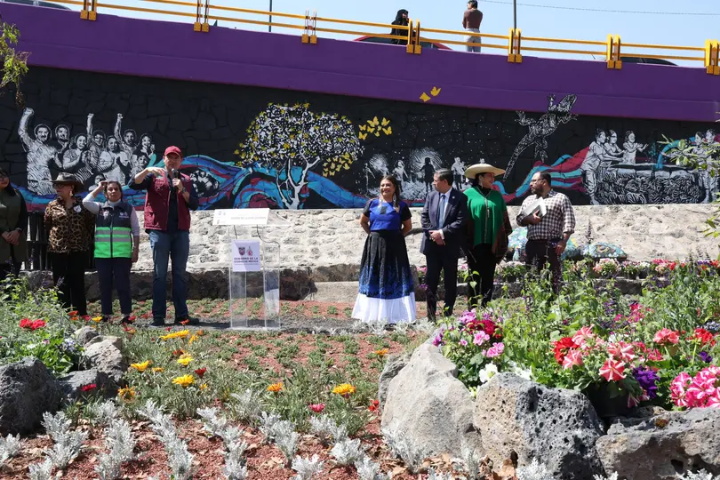 Clara Brugada inauguró el jardín de lluvia “Coapan”, ubicado en las inmediaciones del Estadio Azteca. / Gob CDMX