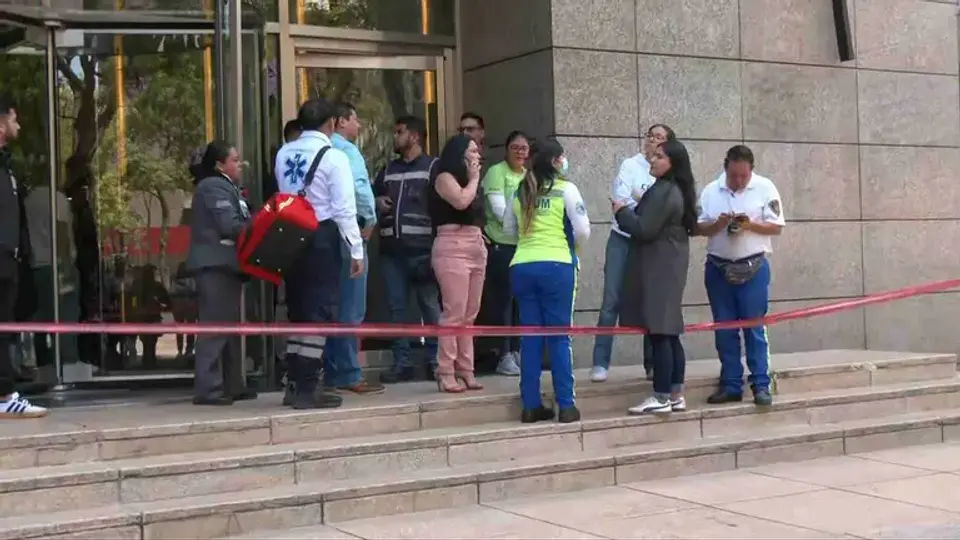Muere mujer tras caer del piso 11 de la Torre Reforma Latino