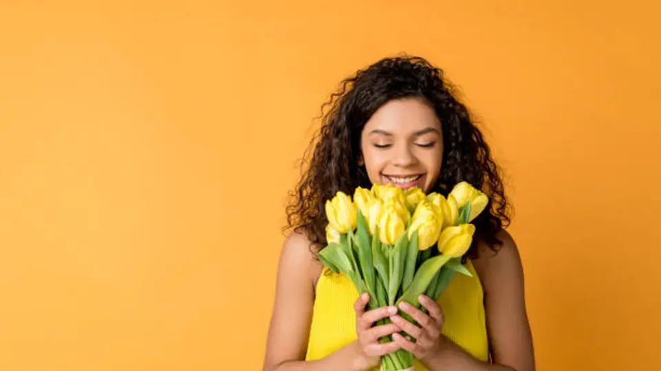 Flores amarillas el 21 de marzo: el verdadero significado detrás de esta tradición viral