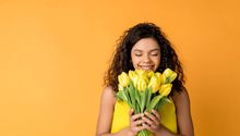 Flores amarillas el 21 de marzo: el verdadero significado detrás de esta tradición viral