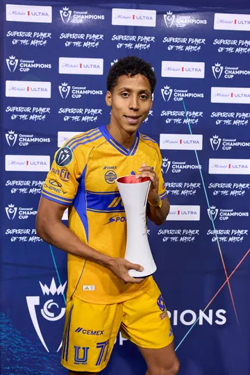 Ozziel Herrera como el MVP del partido l MEXSPORT