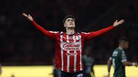 'Hormiga' González apunta a la temporada goleadora más alta en la historia de Chivas