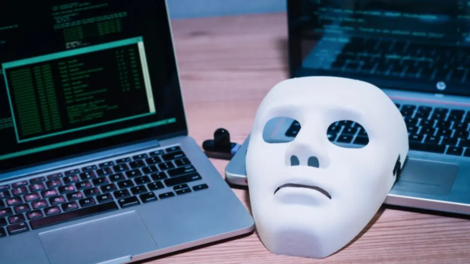 El FBI advirtió sobre una peligrosa campaña de ciberataques por parte de hackers rusos / FREEPIK