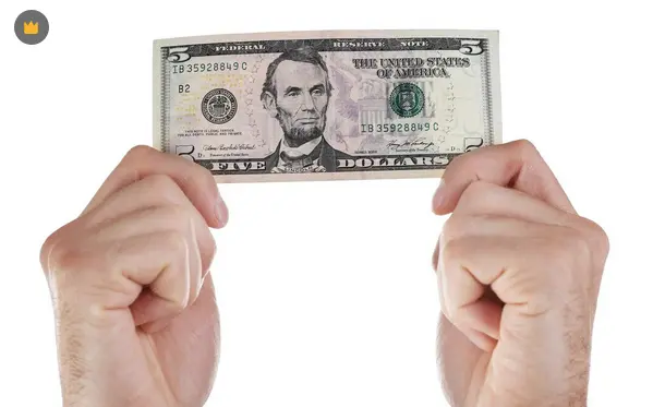 La moneda se mantiene estable este viernes por lo que no representa gran variedad en su cambio / FREEPIK
