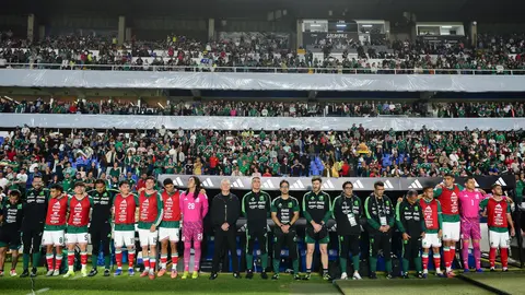 Selección Mexicana en la ceremonia del himno Nacional previo al partido ante Islandia en Querétaro |  MEXSPORT
