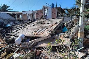 VIDEO: Explosión de tanque de gas provoca derrumbe de casa en Coacalco; hay lesionados