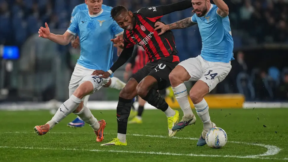AC Milán jugando ante Lazio l AP