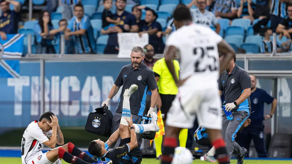 Maron Xavier, futbolista de Gremio, sufrió una fuerte lesión | |GROSBY