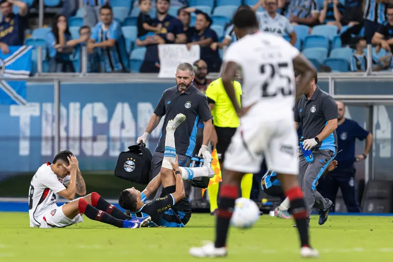 Maron Xavier, futbolista de Gremio, sufrió una fuerte lesión | |GROSBY