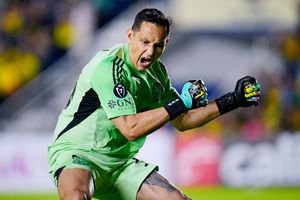 "Sería tonto compararme con él": Rodolfo Cota se rinde ante Keylor Navas previo al América vs Pumas