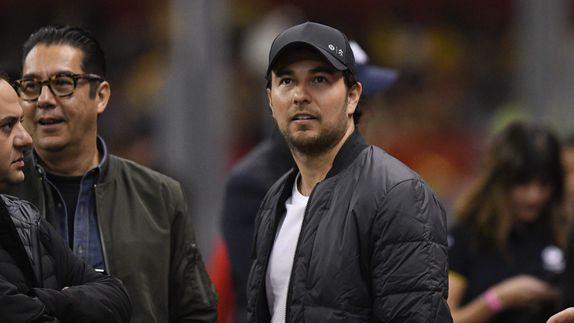 Checo Pérez en el Estadio Azteca en un partido de América | IMAGO 7