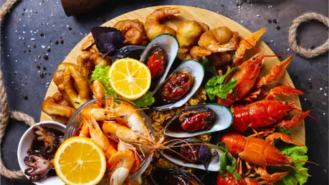 ¿Cuánto cuesta comer mariscos en esta Cuaresma 2026? Profeco revela precios