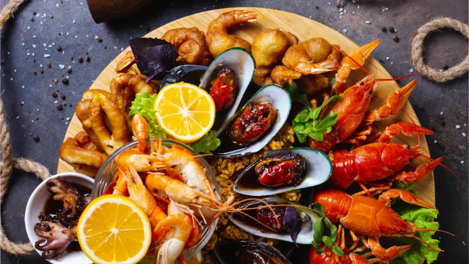 ¿Cuánto cuesta comer mariscos en esta Cuaresma 2026? Profeco revela precios