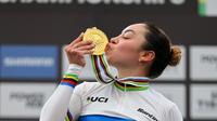 Yareli Acevedo gana bronce en la Copa del Mundo de ciclismo