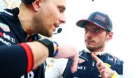 Max Verstappen y Gianpiero Lambiasse en el Gran Premio de Abu Dhabi 2025 | RED BULL