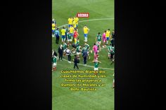 Ramoncito Morales y ‘Bofo’ Bautista se acercaron al Cuau para pedirle su autógrafo.