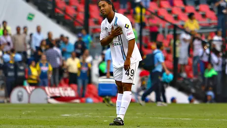 ¡El favorito del Azteca! Ronaldinho volvió a ser ovacionado en el renovado Estadio Banorte