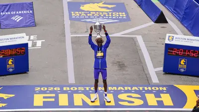 ¡Volvió el campeón! John Korir destrozó el récord de horas del recorrido del Maratón de Boston