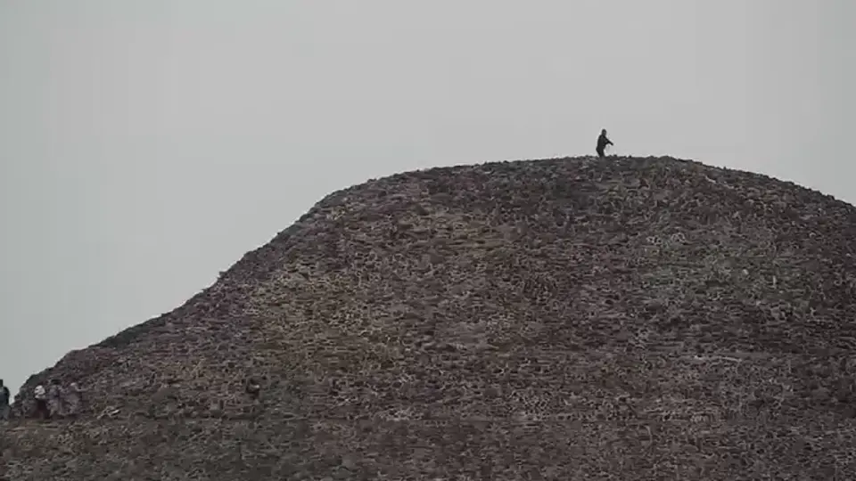 Autoridades resguardaron la zona de la Pirámide de la Luna mientras se realizaban las investigaciones./ RS