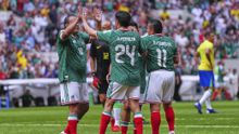 México vence a Brasil con doblete de Oribe Peralta en Juego de Leyendas