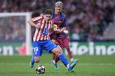 Julián Álvarez en el partido de Champions League de Atlético de Madrid contra Barcelona | AP
