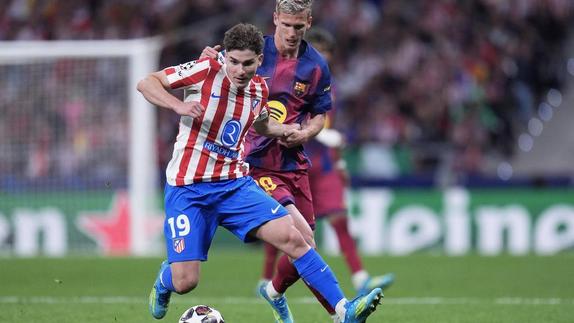 Julián Álvarez en el partido de Champions League de Atlético de Madrid contra Barcelona | AP