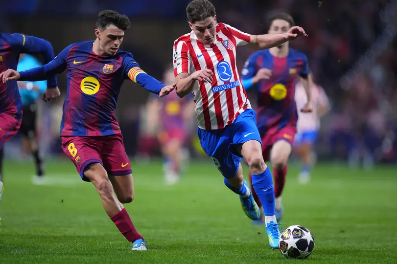 Julián Álvarez en el partido de Champions League de Atlético de Madrid contra Barcelona | AP