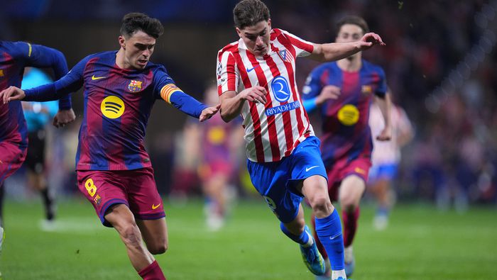 Julián Álvarez en el partido de Champions League de Atlético de Madrid contra Barcelona | AP