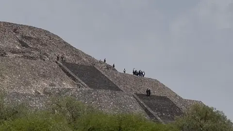 Elementos de seguridad reforzaron la vigilancia en Teotihuacán luego del incidente./ RS