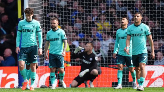 Jugadores de Wolverhampton durante el partido contra Leeds United | AP