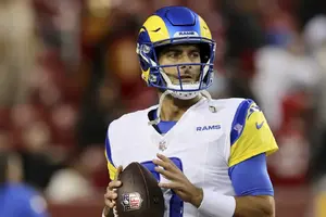 Jimmy Garoppolo, mariscal de campo de Rams, piensa en el retiro