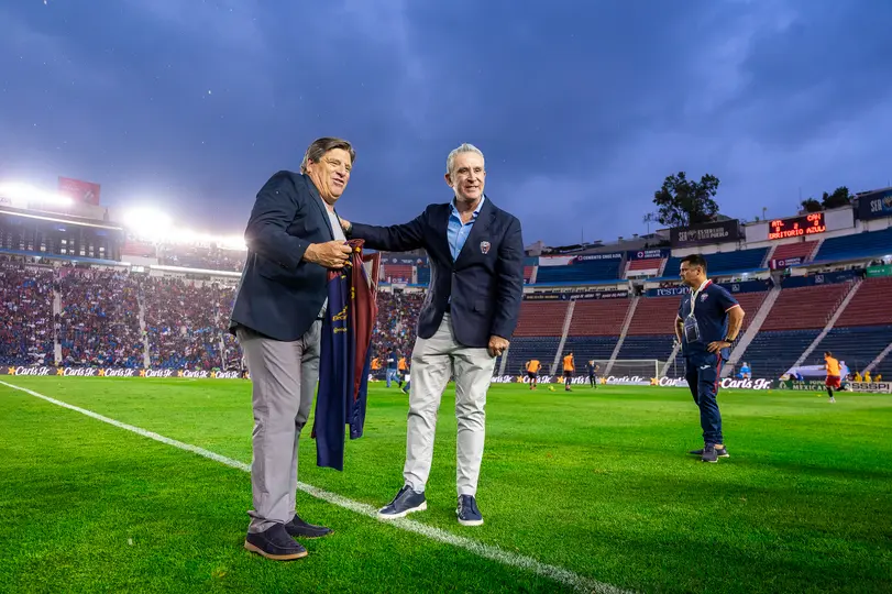 Miguel  Herrera y Emilio Escalante | IMAGO7