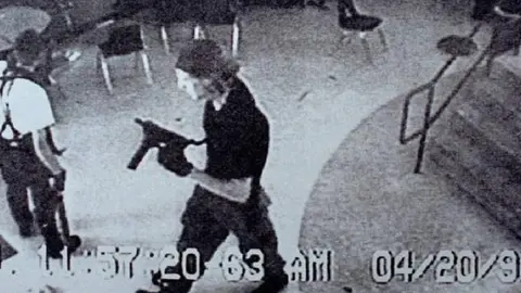 El ataque en Teotihuacán sucedió un 20 de abril, así como la masacre en Columbine de 1999