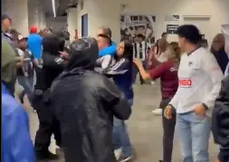 Pelea en el interior del Gigante de Acero l CAPTURA