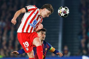Julián Álvarez en el partido de Champions League de Atlético de Madrid contra Barcelona | AP