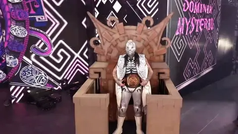 Dominik Mysterio entrando a WrestleMania 42 | CAPTURA DE PANTALLA WWE