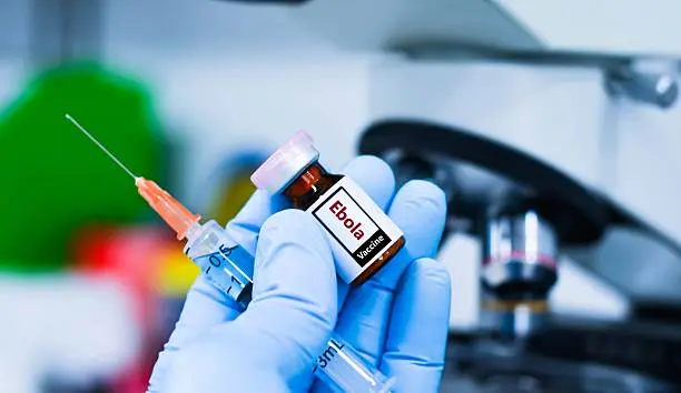 Autoridades de salud mantienen monitoreo preventivo ante brote de ébola en África. / iStock
