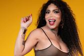Influencer Paola Suárez sufre aparatoso choque; su camioneta quedó destrozada