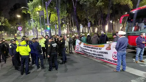 Los policías de la CDMX les bloquearon el paso a los manifestantes desde temprana hora/X: @stzfrm