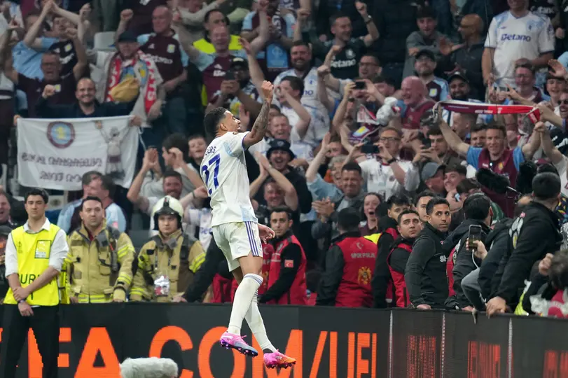 Morgan Rogers en celebración en la Final de Europa League entre Aston Villa y Friburgo | AP