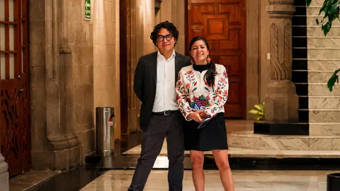 Con esta imagen, Clara Brugada recordó a sus colaboradores más cercanos a un año de su muerte / FB: @ClaraBrugadaM