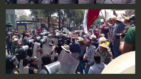 Videos en redes sociales captaron momentos de tensión y forcejeos entre manifestantes y elementos de la SSC en CDMX. / RS