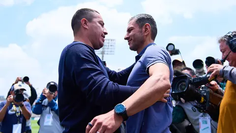 Efraín Juárez y Jaime Lozano en partido de Pumas y Pachuca en la Liga MX | MEXSPORT